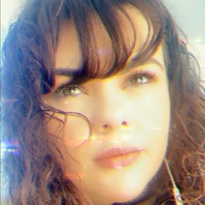 Meet your Posher, Esmeralda